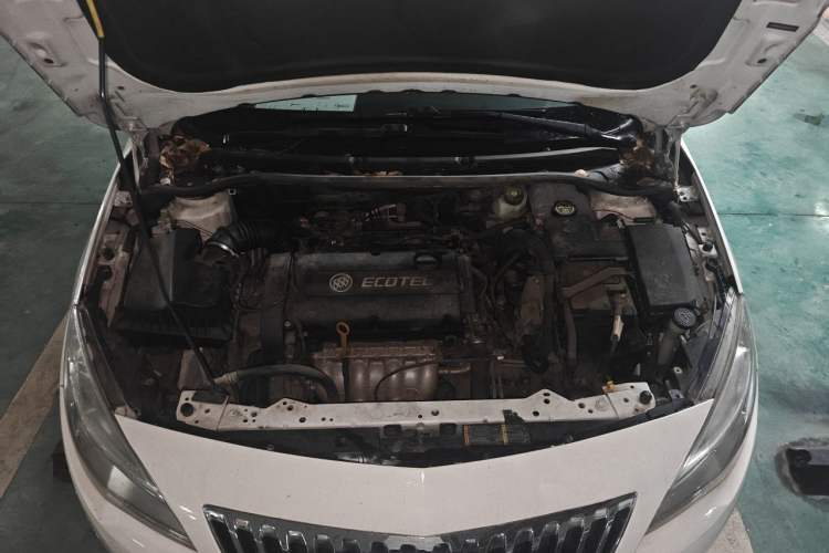 Used Buick GT 2014 XT 1.6L Automatic Fashion Edition Engine Bay