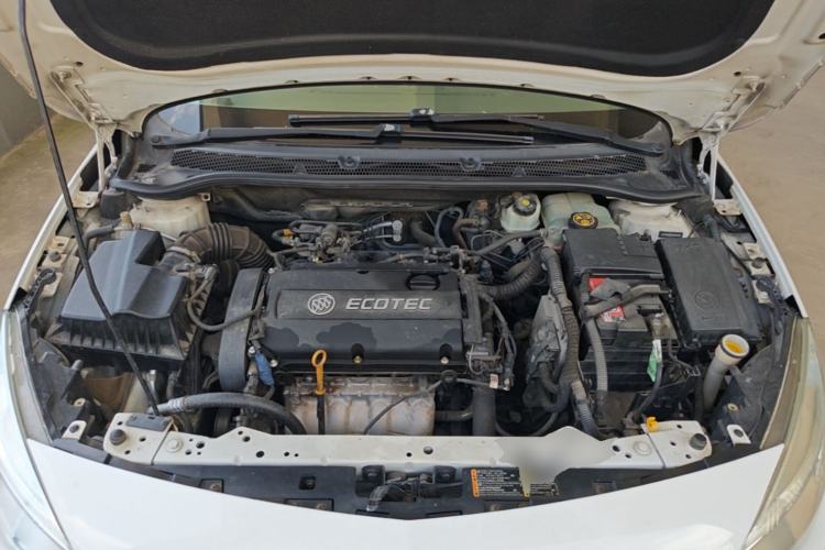 Used Buick GT 2014 XT 1.6L Manual Entry-Level Model Engine Bay