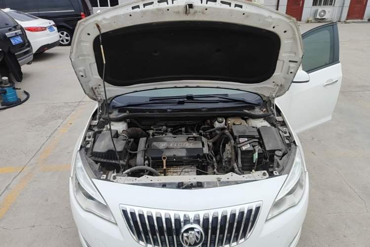 Used Buick GT 2014 XT 1.6L Automatic Fashion Edition Engine Bay