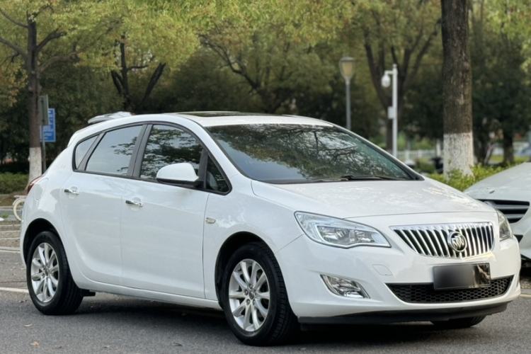 Used Buick GT 2014 XT 1.6L Automatic Fashion Edition Exterior 2