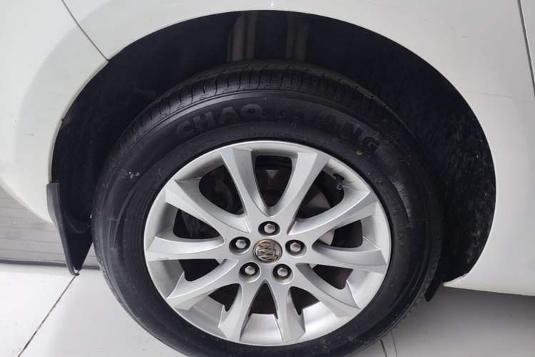 Used Buick GT 2014 XT 1.6L Automatic Fashion Edition Exterior 5