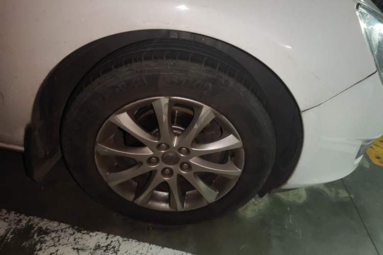Used Buick GT 2014 XT 1.6L Automatic Fashion Edition Exterior 7