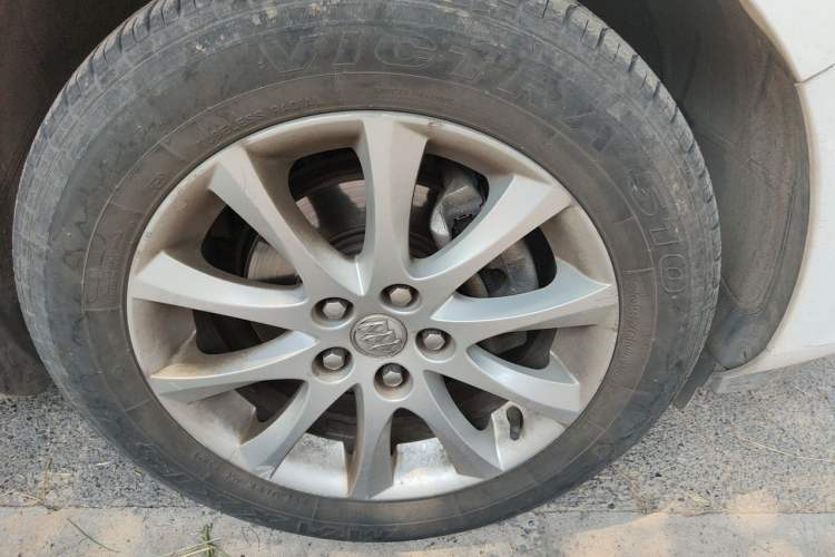 Used Buick GT 2014 XT 1.6L Automatic Fashion Edition Exterior 7