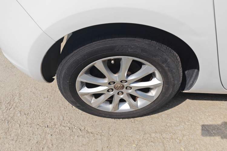 Used Buick GT 2014 XT 1.6L Automatic Fashion Edition Exterior 8