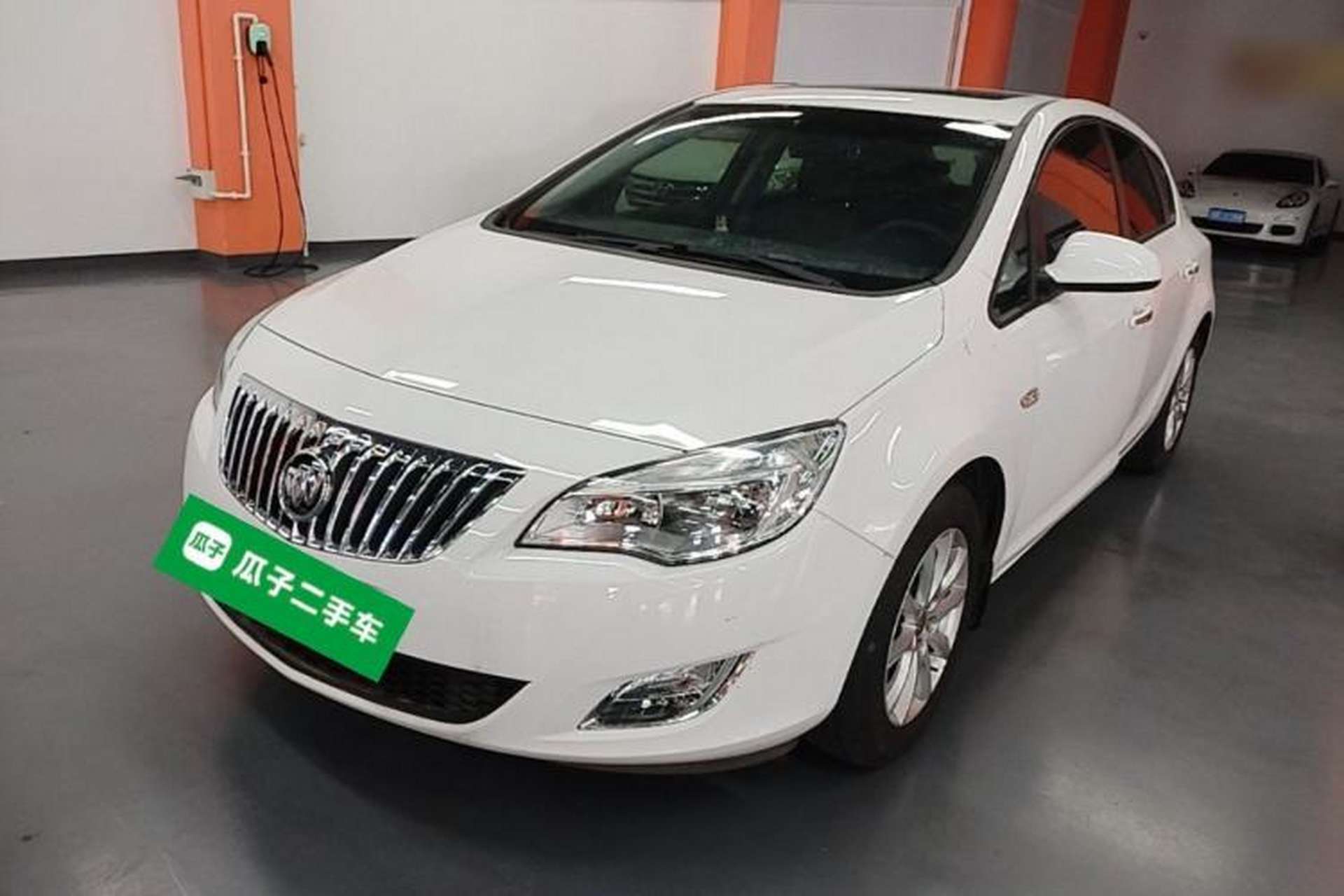 Used Buick GT 2014 XT 1.6L Automatic Fashion Edition Front Left 45 Deg