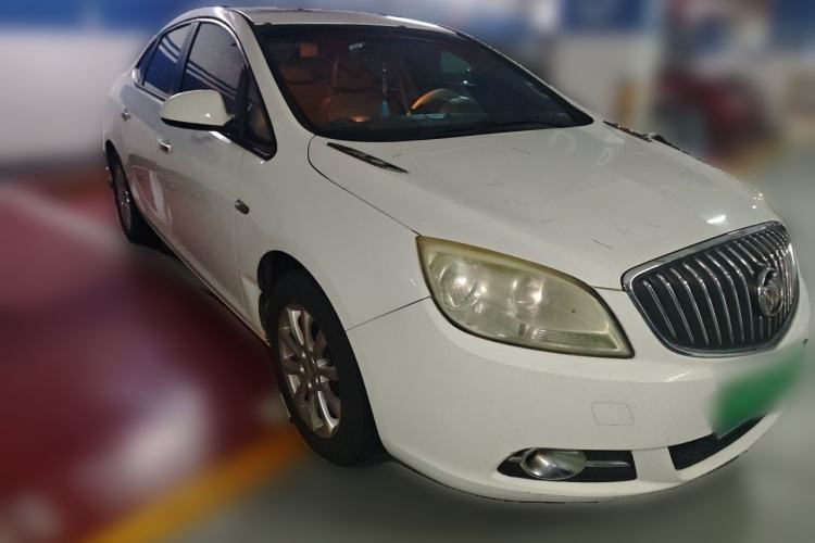 Used Buick GT 2014 XT 1.6L Automatic Fashion Edition Front Right 45 Deg