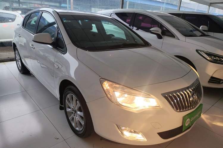 Used Buick GT 2014 XT 1.6L Automatic Fashion Edition Front Right 45 Deg