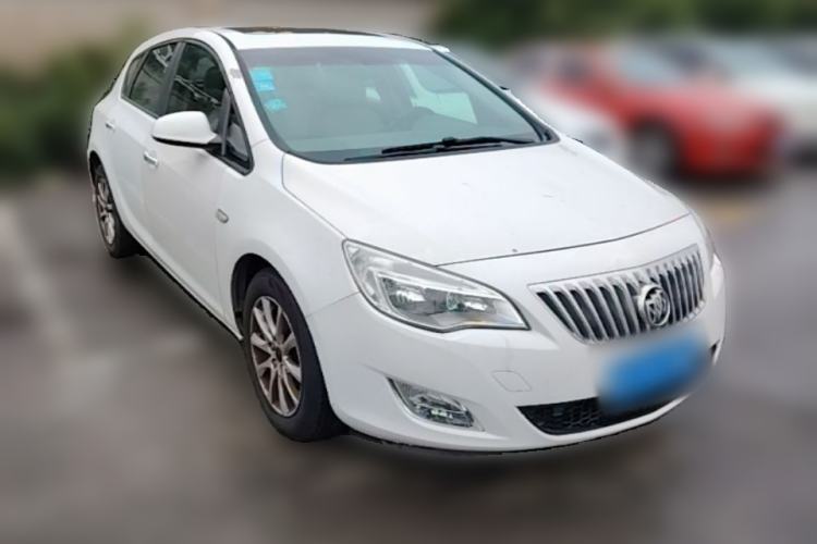 Used Buick GT 2014 XT 1.6L Manual Entry-Level Model Front Right 45 Deg