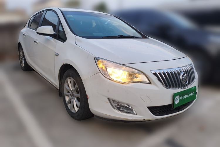 Used Buick GT 2014 XT 1.6L Automatic Fashion Edition Front Right 45 Deg