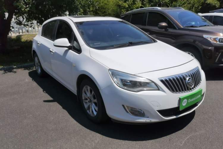 Used Buick GT 2014 XT 1.6L Automatic Fashion Edition Front Right 45 Deg