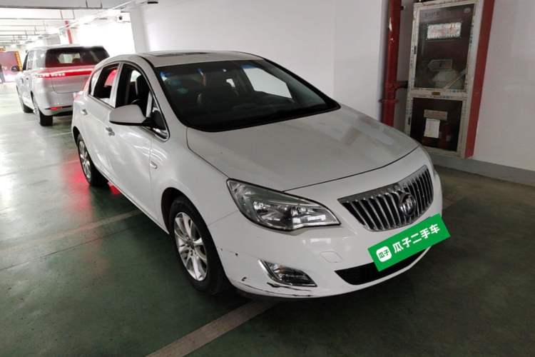 Used Buick GT 2014 XT 1.6L Automatic Fashion Edition Front Right 45 Deg