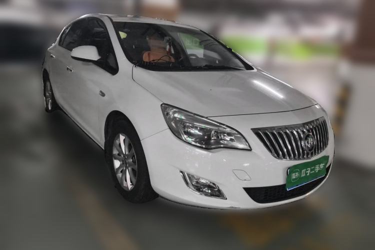 Used Buick GT 2014 XT 1.6L Automatic Fashion Edition Front Right 45 Deg