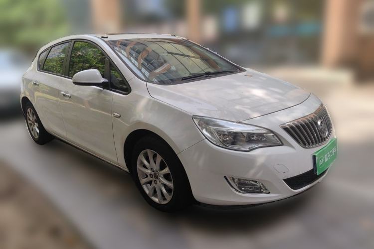Used Buick GT 2014 XT 1.6L Automatic Fashion Edition Front Right 45 Deg