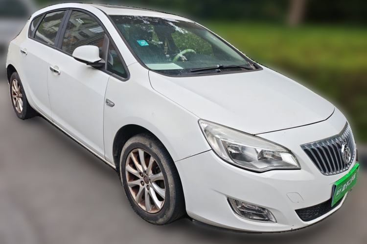 Used Buick GT 2014 XT 1.6L Automatic Fashion Edition Front Right 45 Deg