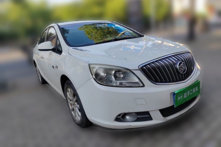 Used Buick GT 2014 XT 1.6L Automatic Comfort Edition Front Right 45 Deg