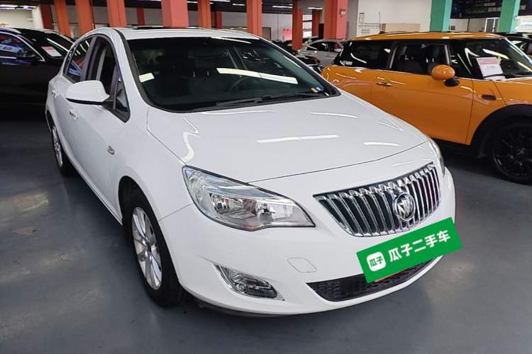 Used Buick GT 2014 XT 1.6L Automatic Fashion Edition Front Right 45 Deg