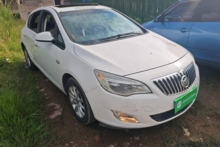 Used Buick GT 2014 XT 1.6L Automatic Fashion Edition Front Right 45 Deg