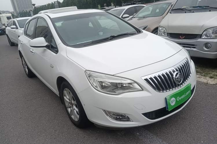 Used Buick GT 2014 XT 1.6L Automatic Fashion Edition Front Right 45 Deg