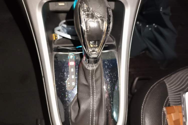 Used Buick GT 2014 XT 1.6L Automatic Fashion Edition Gear Lever