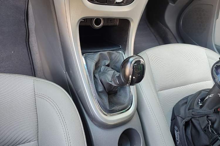 Used Buick GT 2014 XT 1.6L Manual Entry-Level Model Gear Lever