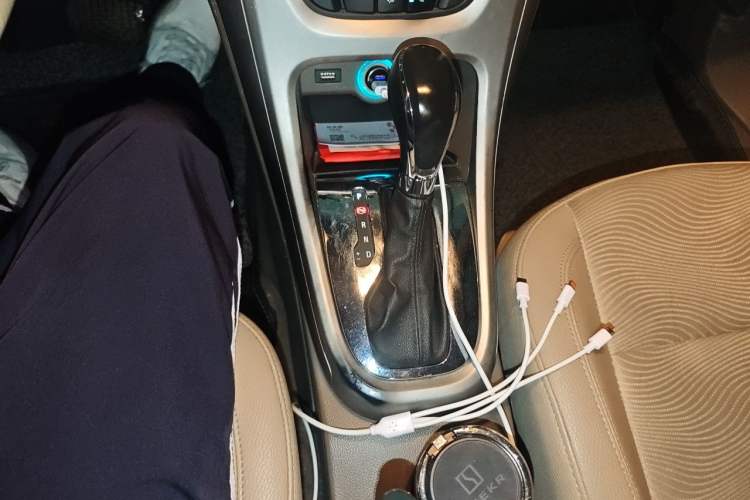 Used Buick GT 2014 XT 1.6L Automatic Fashion Edition Gear Lever