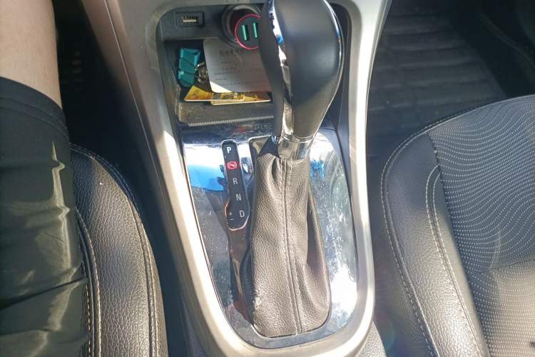 Used Buick GT 2014 XT 1.6L Automatic Fashion Edition Gear Lever