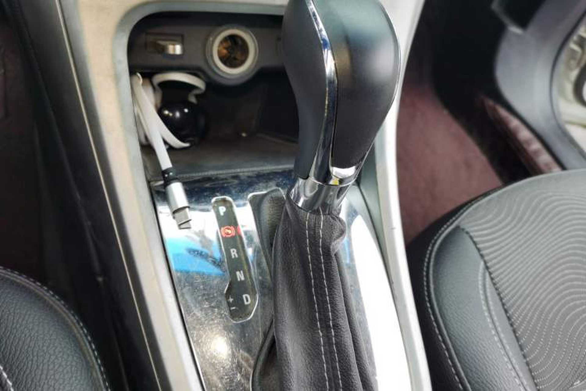 Used Buick GT 2014 XT 1.6L Automatic Fashion Edition Gear Lever