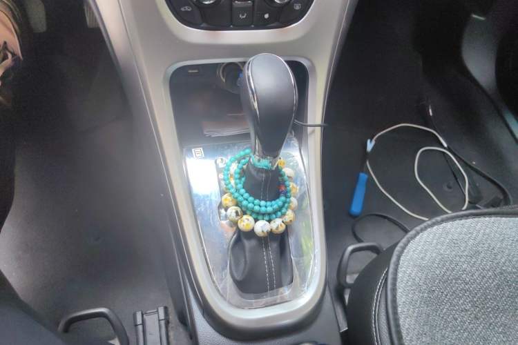 Used Buick GT 2014 XT 1.6L Automatic Fashion Edition Gear Lever