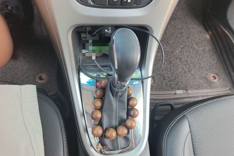 Used Buick GT 2014 XT 1.6L Automatic Fashion Edition Gear Lever