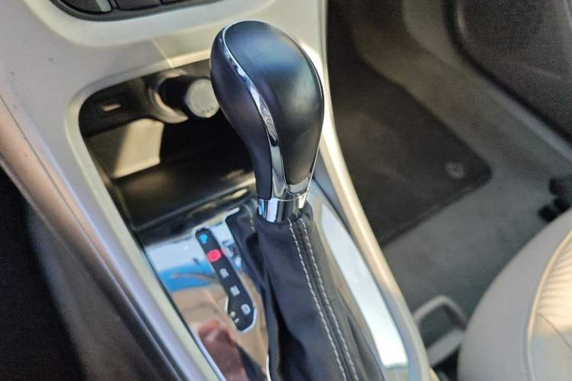 Used Buick GT 2014 XT 1.6L Automatic Fashion Edition Gear Lever