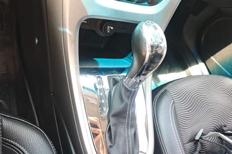 Used Buick GT 2014 XT 1.6L Automatic Fashion Edition Gear Lever