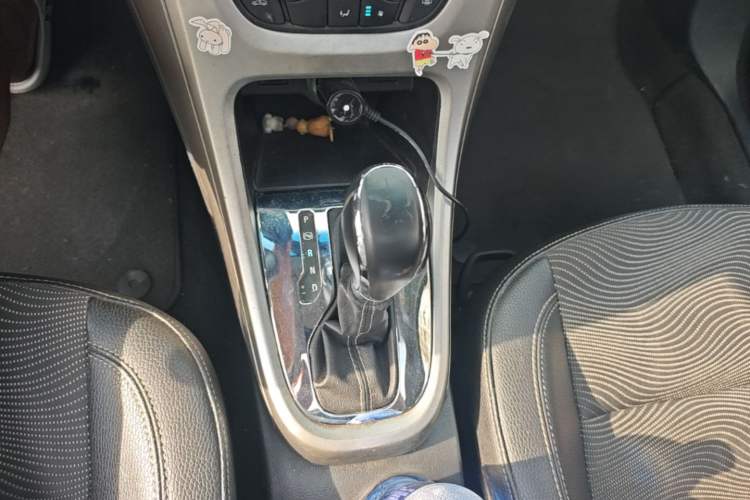 Used Buick GT 2014 XT 1.6L Automatic Fashion Edition Gear Lever