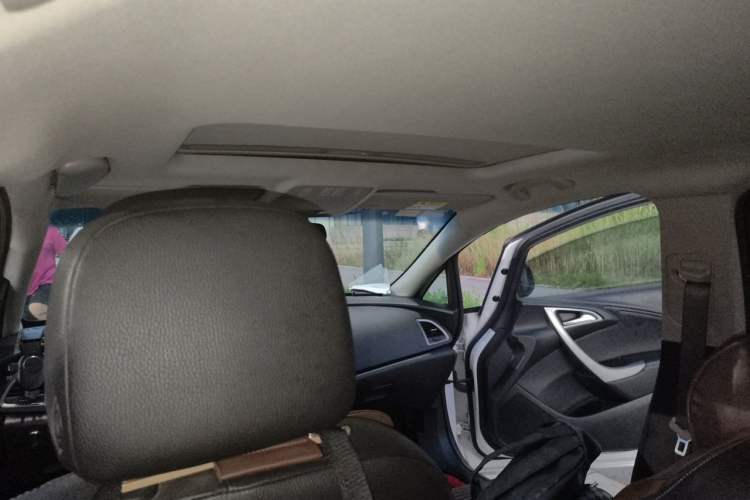 Used Buick GT 2014 XT 1.6L Automatic Fashion Edition Headliner