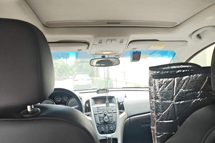 Used Buick GT 2014 XT 1.6L Automatic Fashion Edition Headliner
