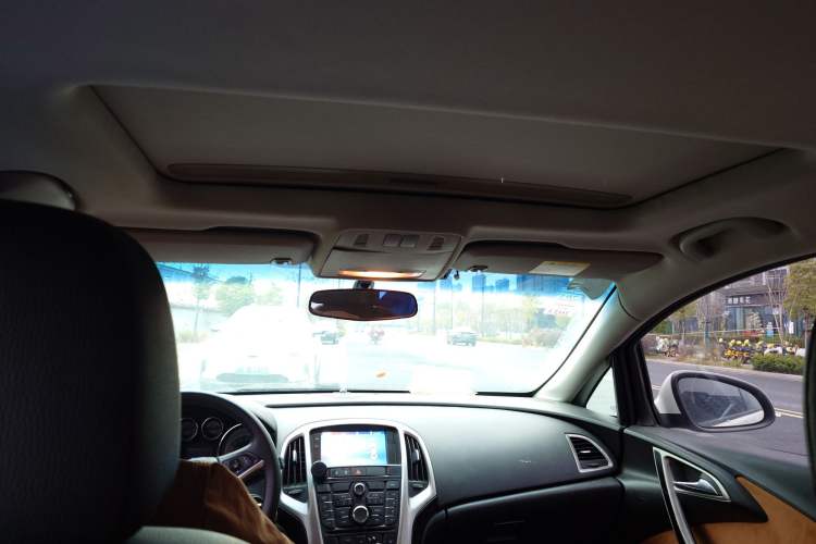 Used Buick GT 2014 XT 1.6L Automatic Comfort Edition Headliner