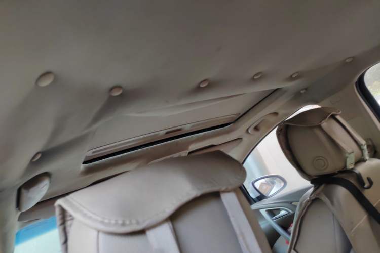 Used Buick GT 2014 XT 1.6L Automatic Comfort Edition Headliner