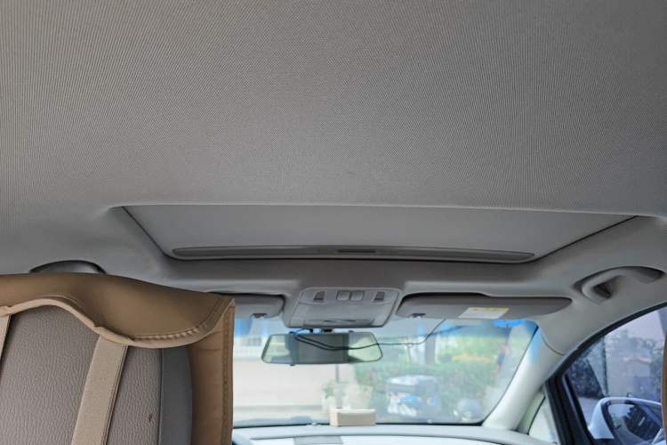 Used Buick GT 2014 XT 1.6L Automatic Comfort Edition Headliner