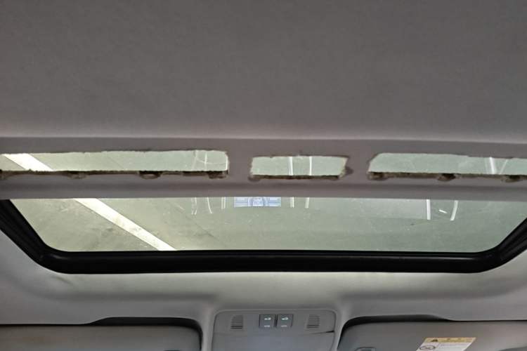 Used Buick GT 2014 XT 1.6L Automatic Fashion Edition Headliner
