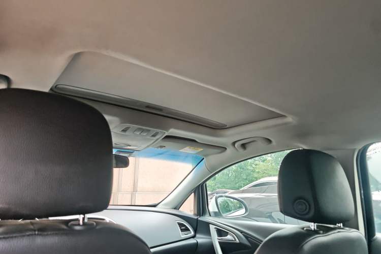 Used Buick GT 2014 XT 1.6L Automatic Fashion Edition Headliner