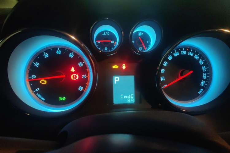 Used Buick GT 2014 XT 1.6L Automatic Fashion Edition Instrument Cluster