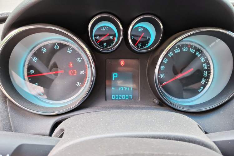 Used Buick GT 2014 XT 1.6L Automatic Fashion Edition Instrument Cluster