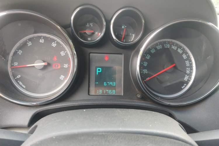 Used Buick GT 2014 XT 1.6L Automatic Comfort Edition Instrument Cluster