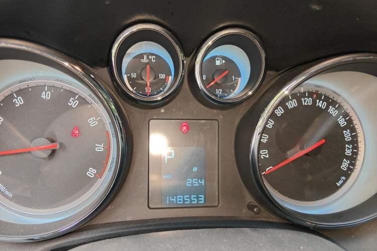 Used Buick GT 2014 XT 1.6L Automatic Fashion Edition Instrument Cluster