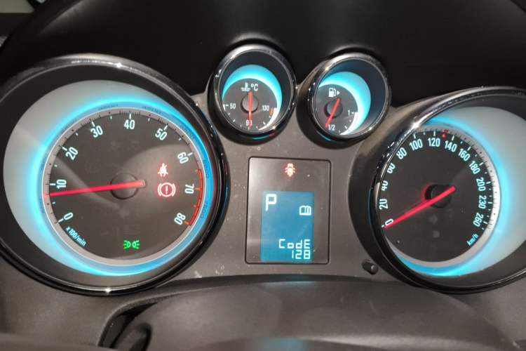 Used Buick GT 2014 XT 1.6L Automatic Fashion Edition Instrument Cluster