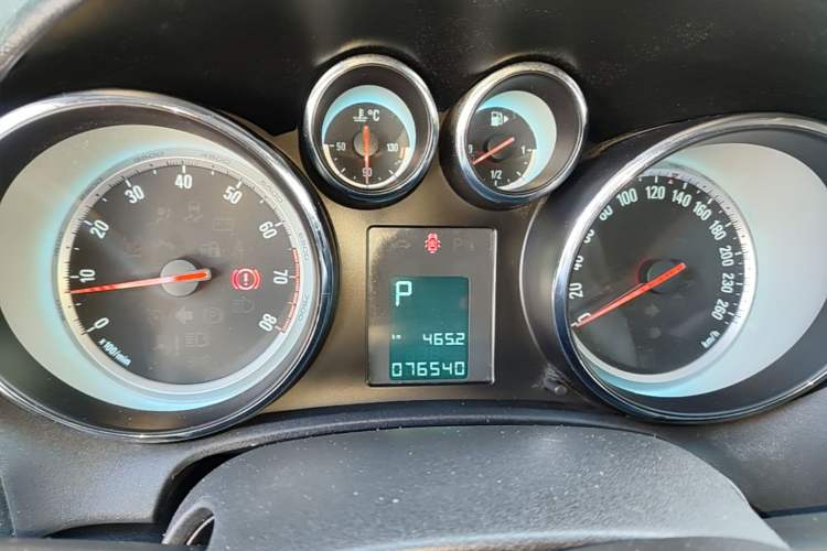 Used Buick GT 2014 XT 1.6L Automatic Fashion Edition Instrument Cluster