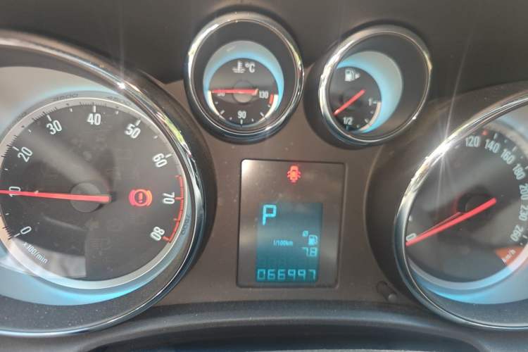 Used Buick GT 2014 XT 1.6L Automatic Comfort Edition Instrument Cluster