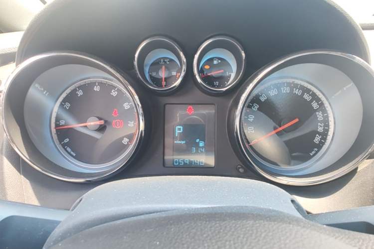 Used Buick GT 2014 XT 1.6L Automatic Fashion Edition Instrument Cluster