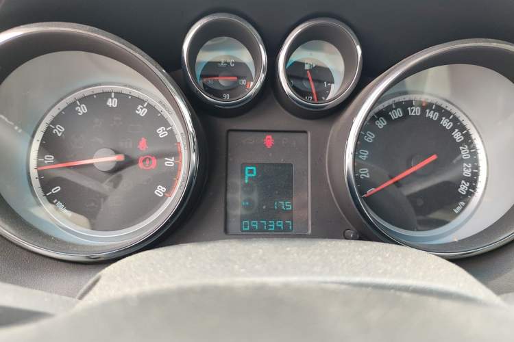 Used Buick GT 2014 XT 1.6L Automatic Comfort Edition Instrument Cluster