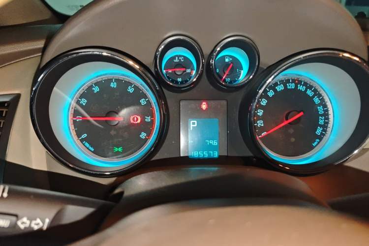 Used Buick GT 2014 XT 1.6L Automatic Fashion Edition Instrument Cluster