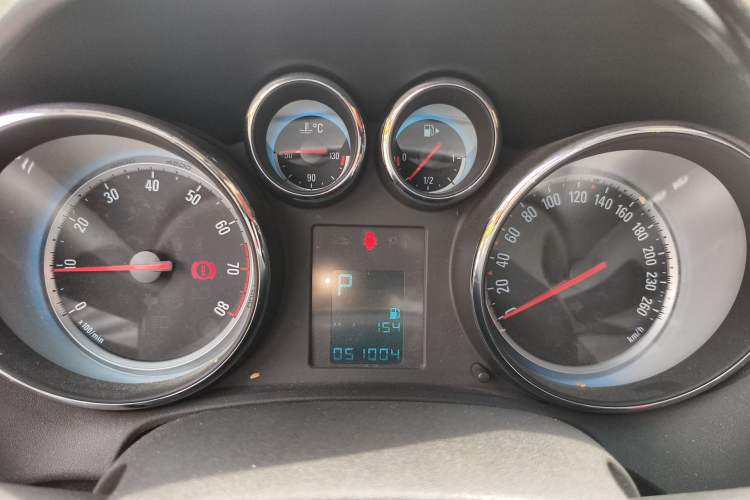 Used Buick GT 2014 XT 1.6L Automatic Fashion Edition Instrument Cluster